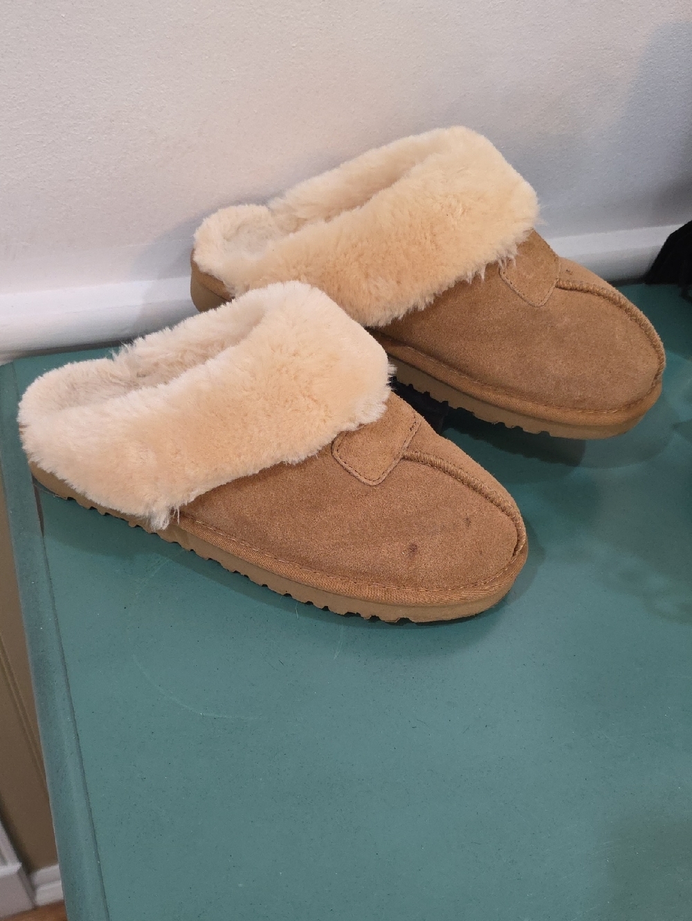 UGG Chestnut Suede Shearling Clog  Slippers with Cream Fur Cuff